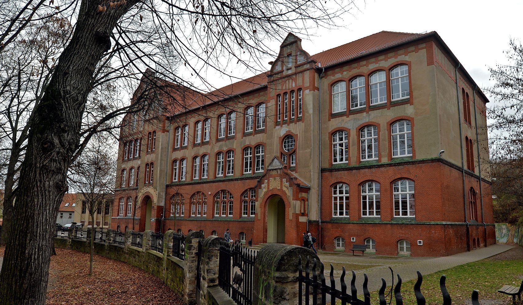 Das als Haus II des Gymnasiums Stephaneum bezeichnete Gebäude am Apothekergraben wird saniert.
