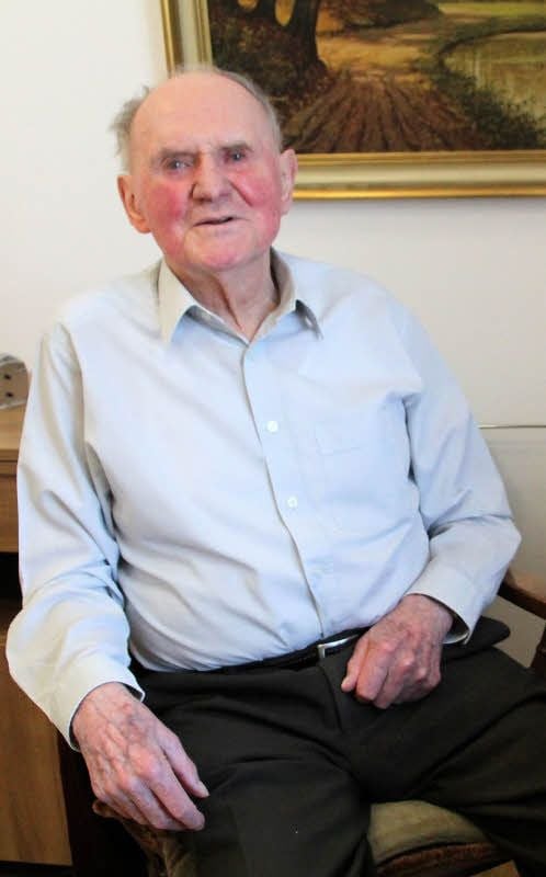 Erich Marhold im Zimmer in einem Berliner Pflegeheim.