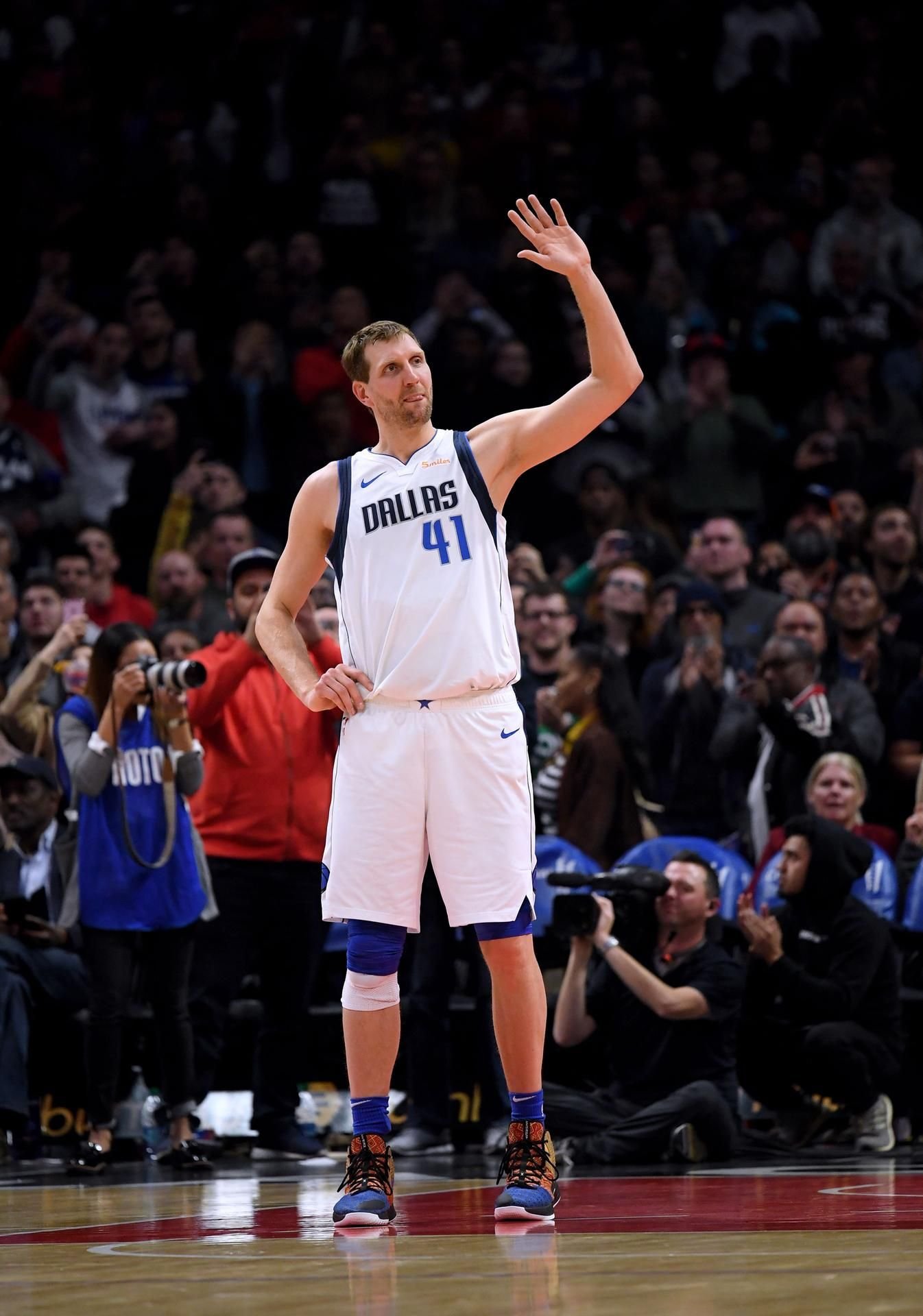 Die Karriere von Dirk Nowitzki ist nach 1500 NBA-Spielen um eine Episode reicher.