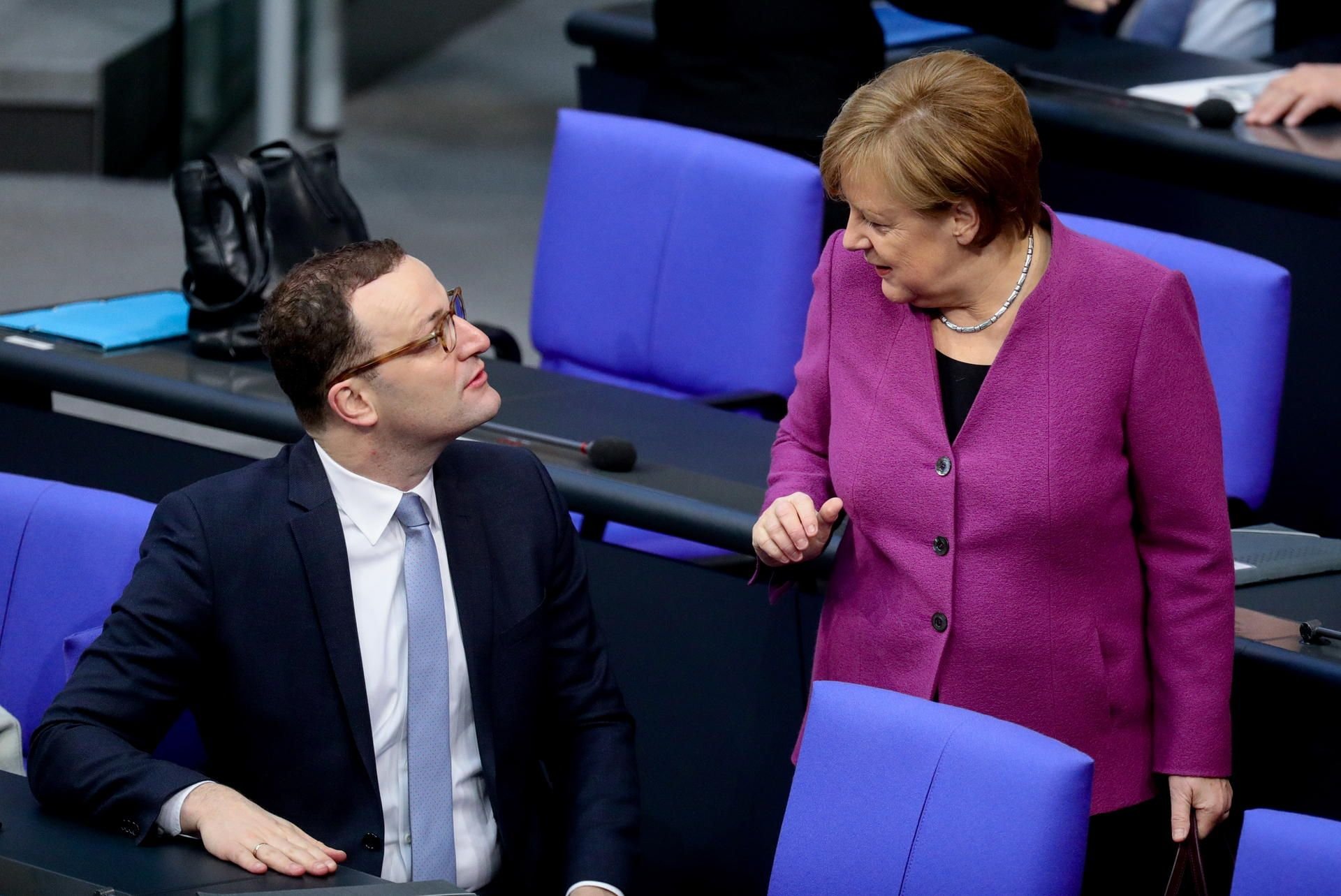 Kanzlerin Merkel und ihr zukünftiger Gesundheitsminister Jens Spahn