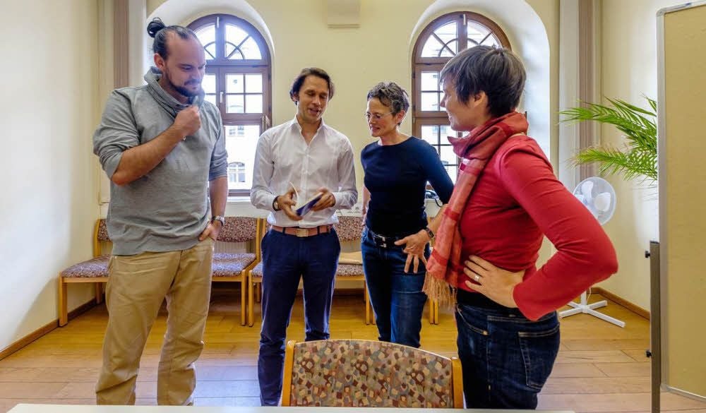 Sommerakademie in der Wittenberger Leucorea, hier im Gespräch: Florian Herrmann, Karsten Witt, Susanne Faby sowie Leopoldina-Vertreterin Kathrin Happe (von links)