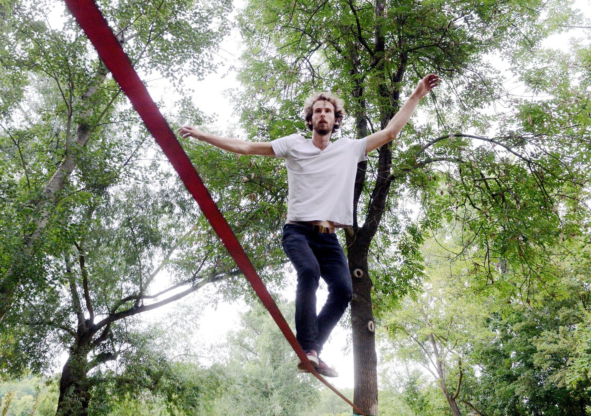 Felix Blumenstein hat den aufkommenden Trend um die Slackline früh erkannt.