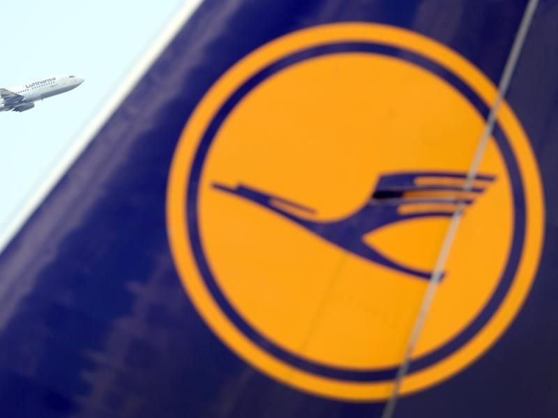 Lufthansa-Maschine in Frankfurt. Foto: Arne Dedert/dpa/Archivbild