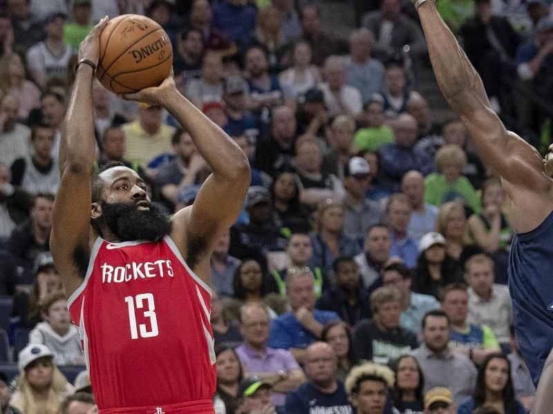 Die Houston Rockets um Superstar James Harden (l) gewannen in Minneapolis. Foto: Carlos Gonzalez/Minneapolis Star Tribune