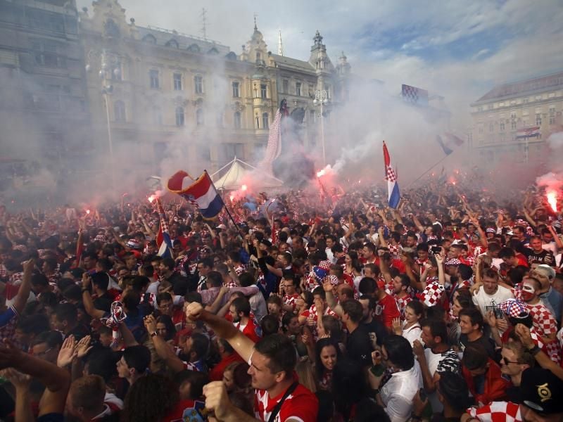 Mehr als 100.000 Fans verfolgten in Zagreb das WM-Finale auf der Leinwand. Foto: Darko Vojinovic