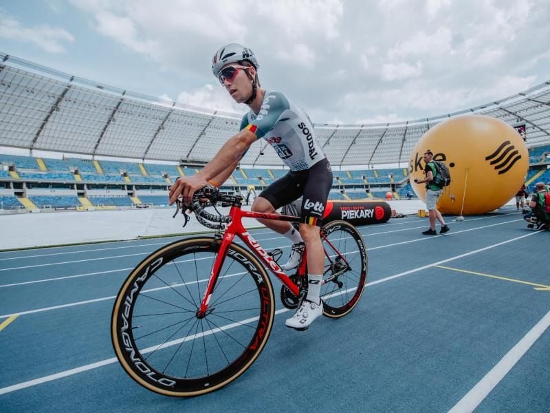 Bjorg Lambrecht zu Beginn der dritten Etappe. Der Belgier erlag nach einem Sturz im Krankenhaus seinen Verletzungen. Foto: Forum/ Szymon Gruchalski/FORUM
