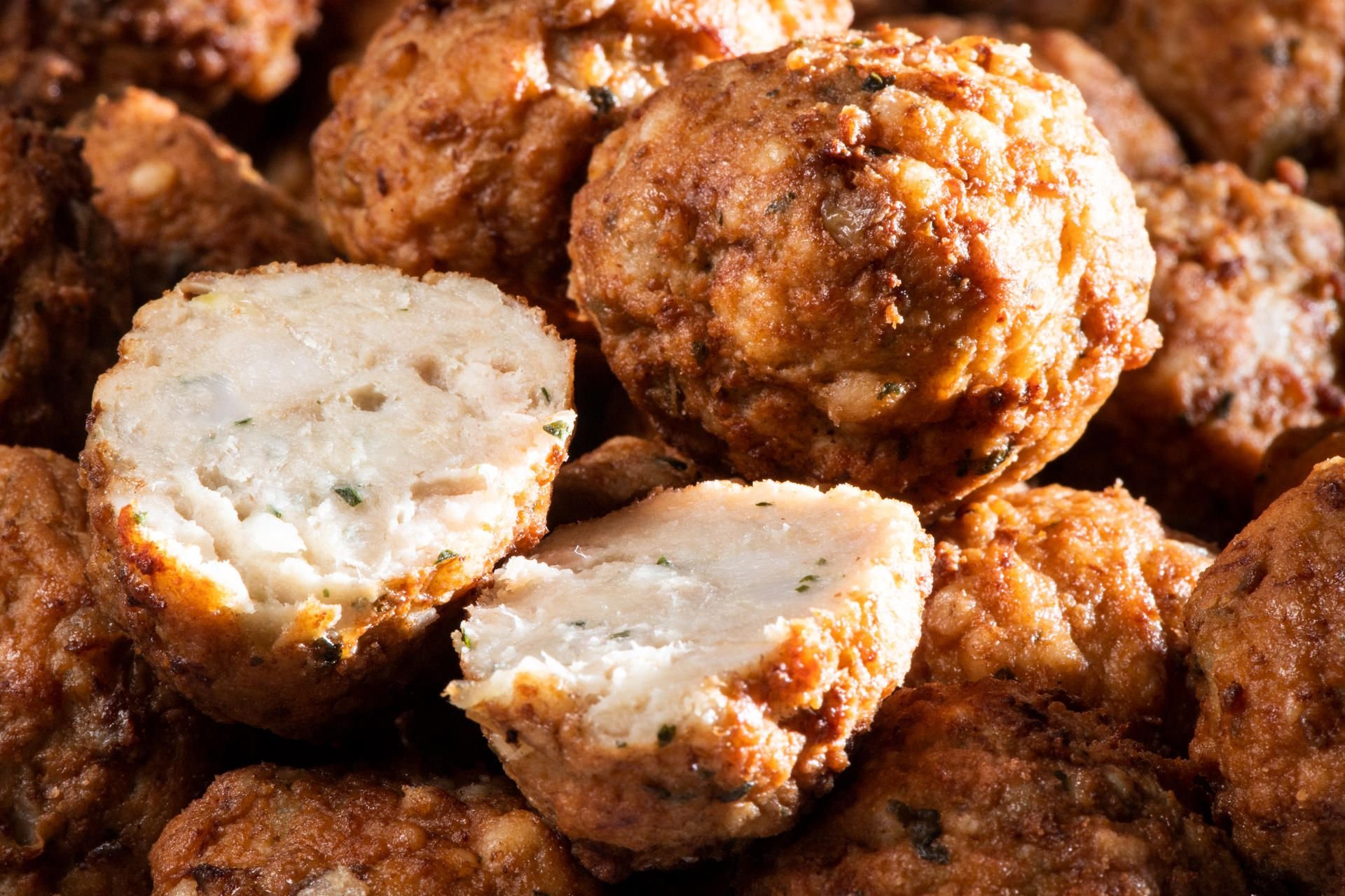 Beim Frikadellen-Test der Stiftung Warentest bekamen die ausschließlich aus Schweinefleisch bestehenden Buletten weniger gute Bewertungen - sie schmeckten den Testern zu sehr nach Brötchen.