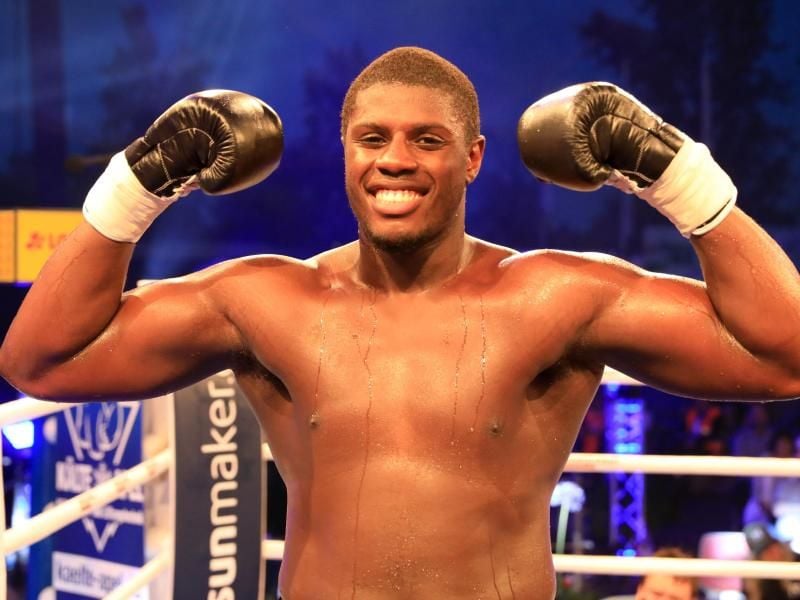 Der Hamburger Boxer Peter Kadiru. Foto: Peter Gercke/dpa-Zentralbild/dpa/Archivbild