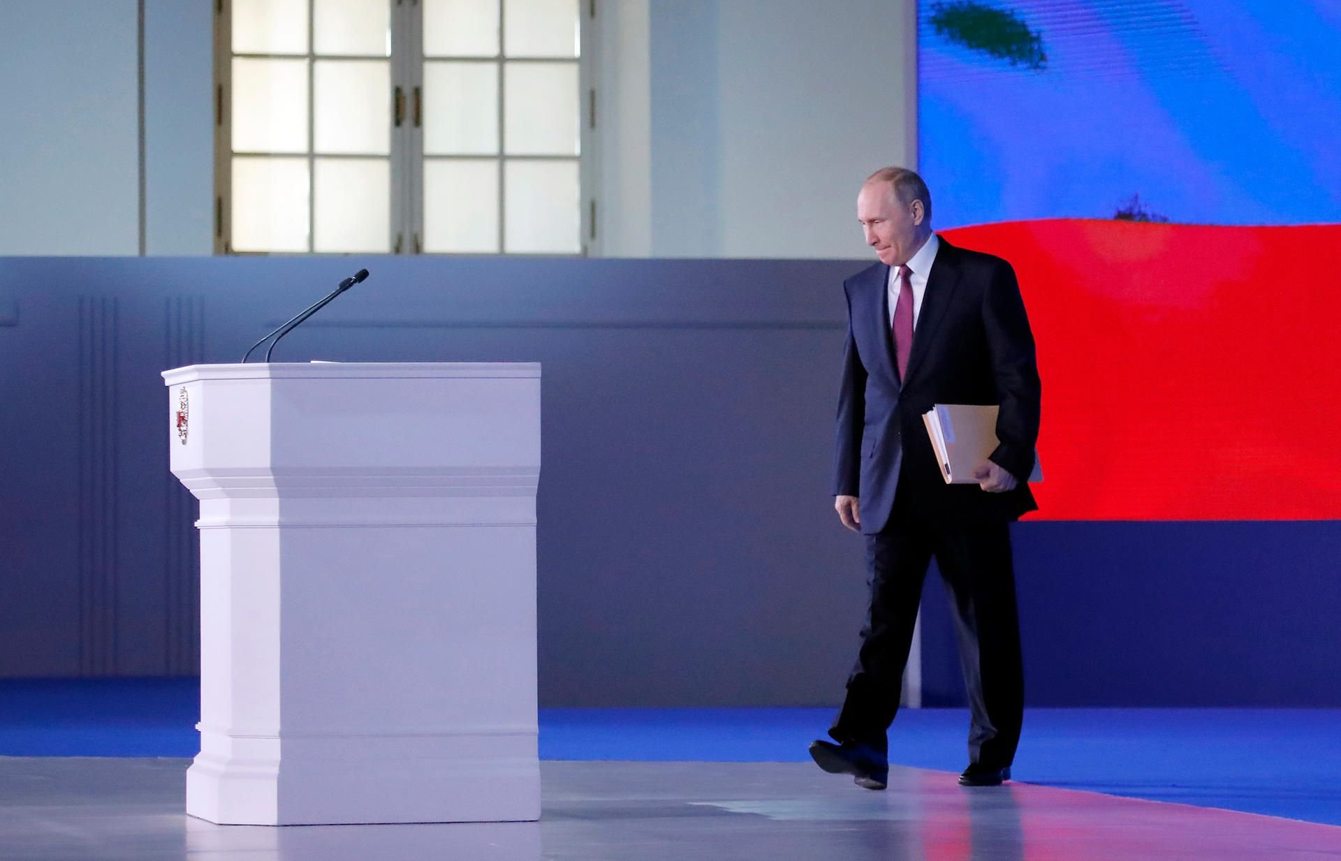 Wladimir Putin auf dem Weg zum Rednerpult.