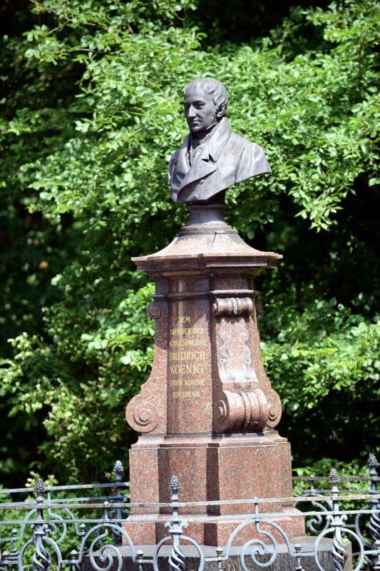 Die Büste zeigt Friedrich Koenig, Erfinder der Zylinderschnellpresse.