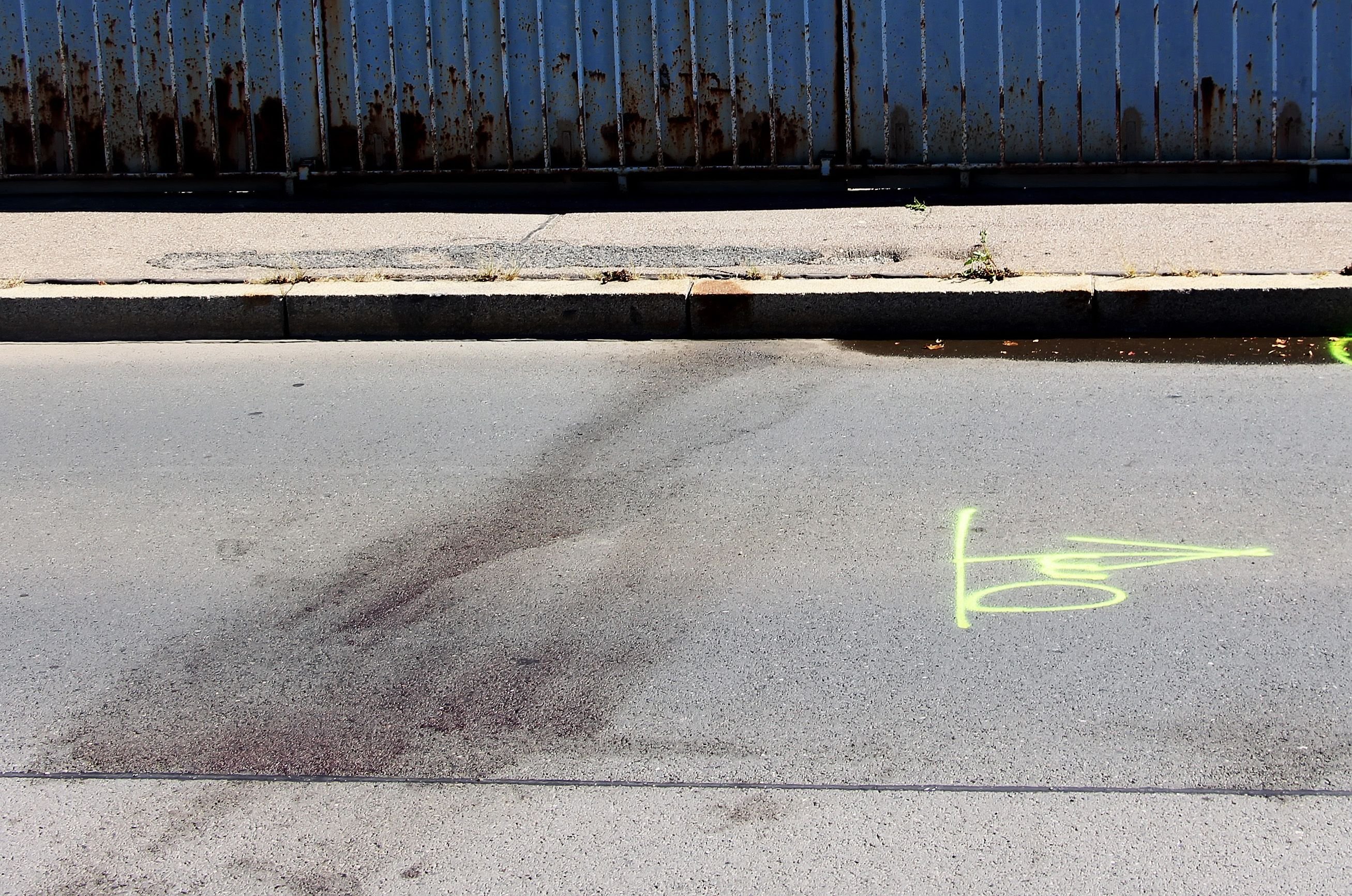 Auf der Brücke in der Hasentorstraße ist eine 30-jährige Frau von einem Auto überfahren und getötet worden.