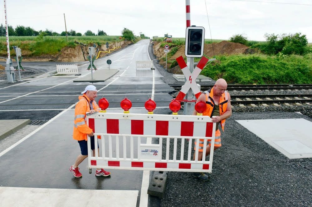Nach mehr als zehn Monaten Sperrung ist der Bahnübergang Sonnenweg wieder frei.