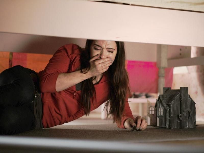 Die Studentin Harper (Katie Stevens) gerät mit ihren Freunden in eine Falle. Foto: Splendid Film GmbH/dpa