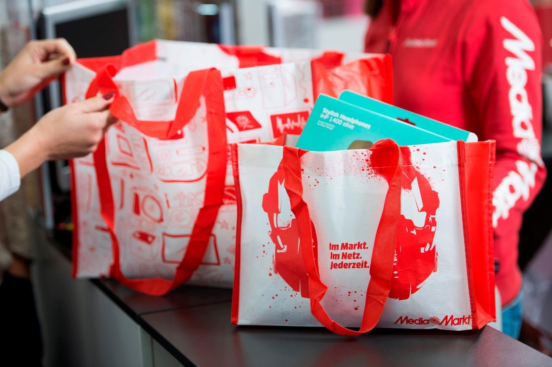 Diese "Permanent-Tragetaschen" sollen die Plastiktüten ersetzen.