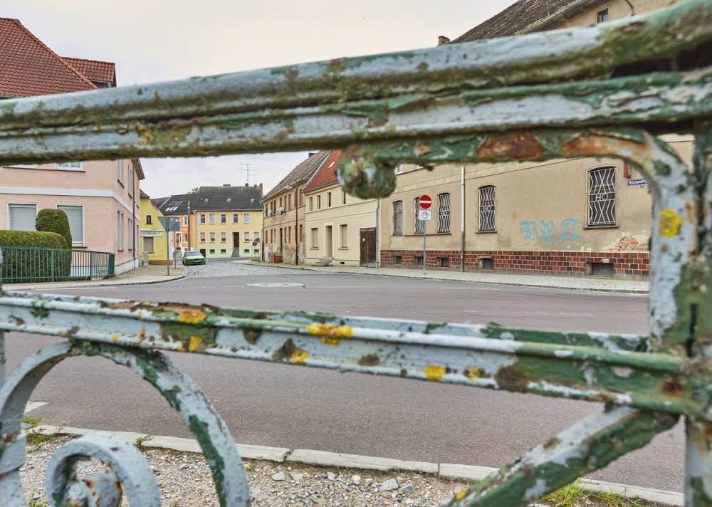 Raus aus Nienburg geht es auf kurzem Weg. Aber rein nicht. Da muss man über Calbe.