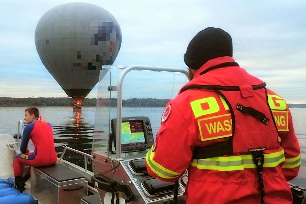 Die anderen Insassen im Boot konnten die Frau nicht retten. (Symbolbild)