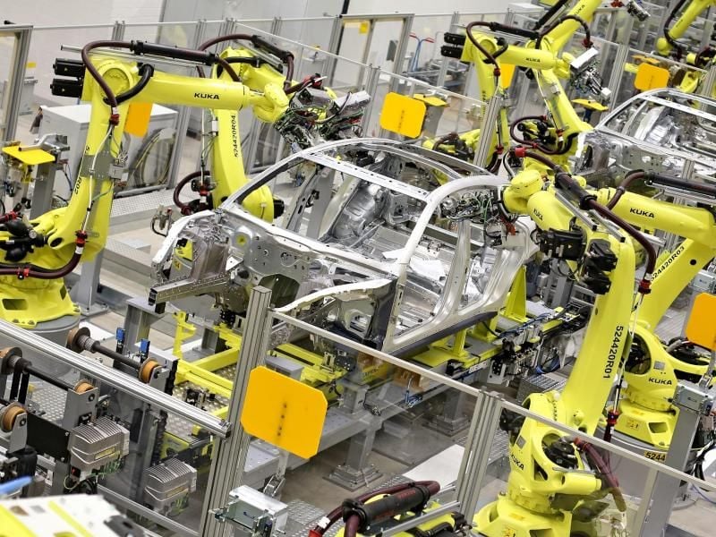 Durch Automatisierung werden viele Produktionsprozesse effektiver. Deswegen fürchten nicht nur Fabrikarbeiter um ihren Job. Foto: Jan Woitas