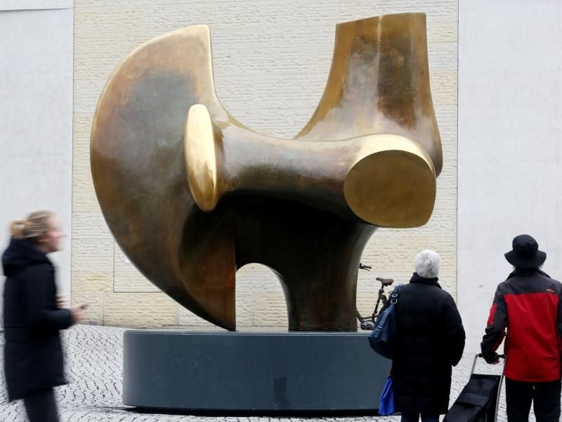 Henry Moore, Der Bogenschütze, 1966. Foto: Roland Weihrauch