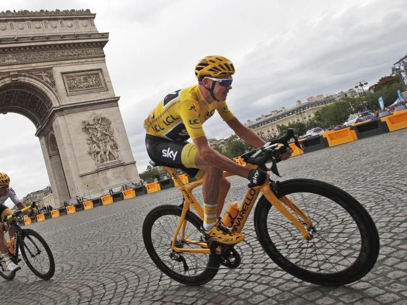 Darf bei der Tour de France seinen Titel verteidigen: Der Brite Chris Froome. Foto: Christophe Ena/AP