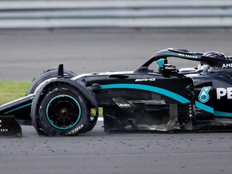 Lewis Hamilton gewann das Rennen in Silverstone trotz eines Reifenschadens. Foto: Andrew Boyers/Pool Reuters/AP/dpa