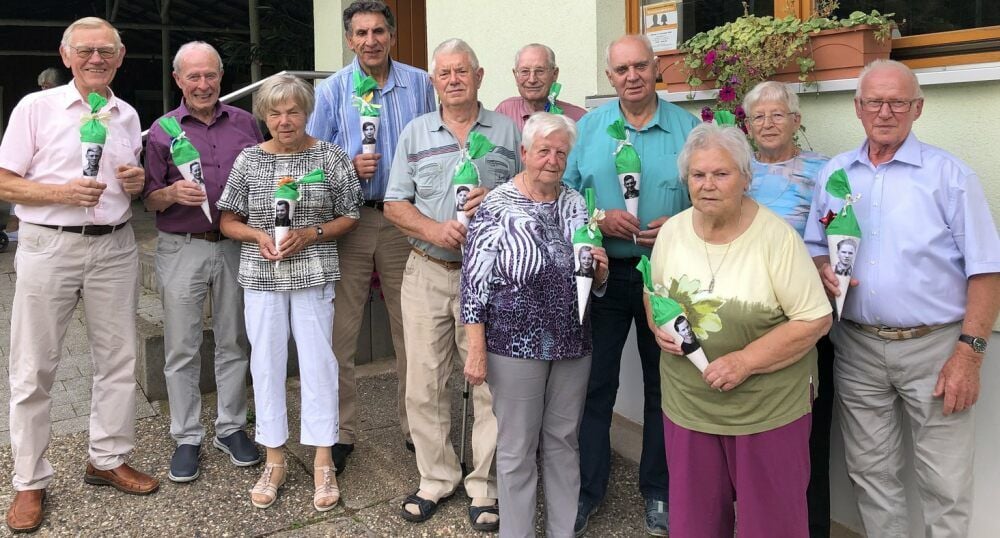 Elf Abc-Schützen von 1945 trafen sich jetzt in Pölsfeld zum 75-Jährigen ihrer Einschulung.