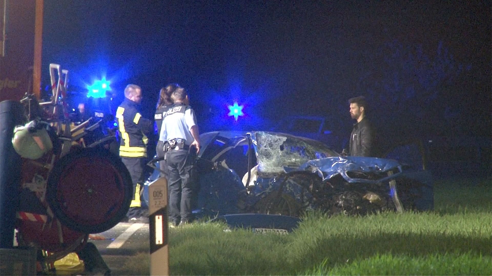 Auf der B185 bei Ballenstedt ist es am Freitagabend zu einem tödliche Unfall gekommen. Zwei Frauen sind dabei gestorben.