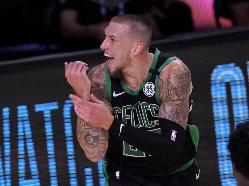 Steht mit den Boston Celtics im NBA-Halbfinale: Daniel Theis. Foto: Mark J. Terrill/AP/dpa