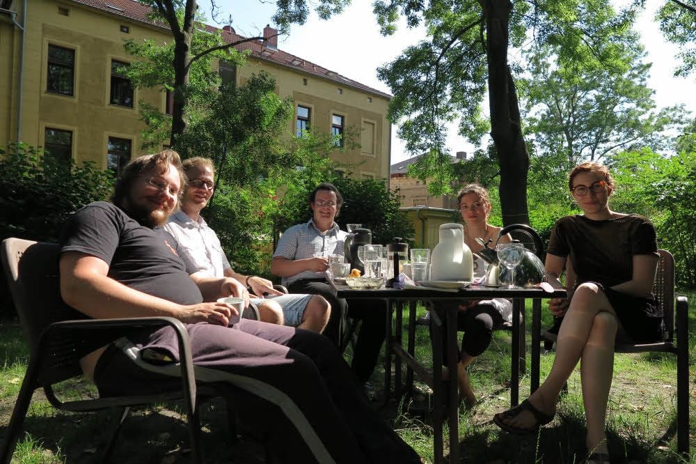 Die Bewohner des ältesten Studentenwohnheims in Halle schätzen die Gemeinschaft im angrenzenden Garten sehr.