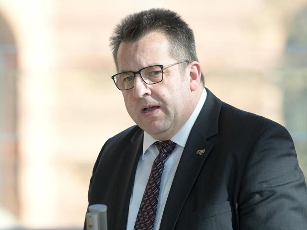 Schleswig-Holsteins Innenminister Stefan Studt (SPD). Foto: Axel Heimken/Archiv