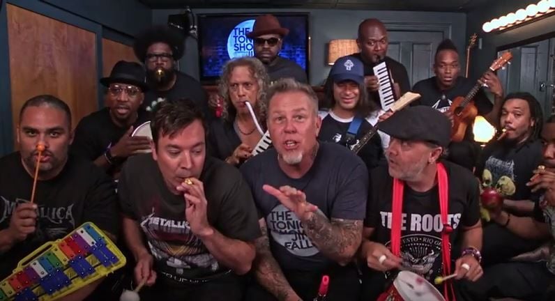 Nur mit Kinderinstrumenten performten Metallica in der "Tonight Show"zusammen mit Entertainer Jimmy Fallon ihren Hit "Enter Sandmann".