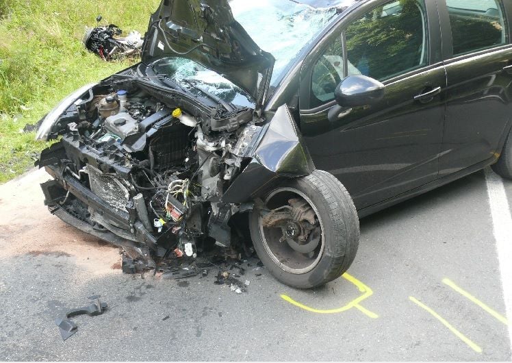 Bei einem schweren Verkehrsunfall zwischen Ballenstedt und Alexisbad kam ein 61-jähriger Motorradfahrer ums Leben.