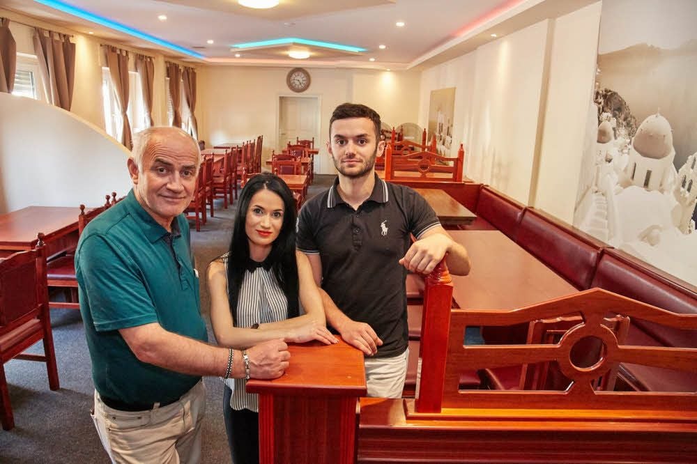 Maksut (von links), Romina und Klajdi Beqiri wollen in Könnern Fuß fassen.