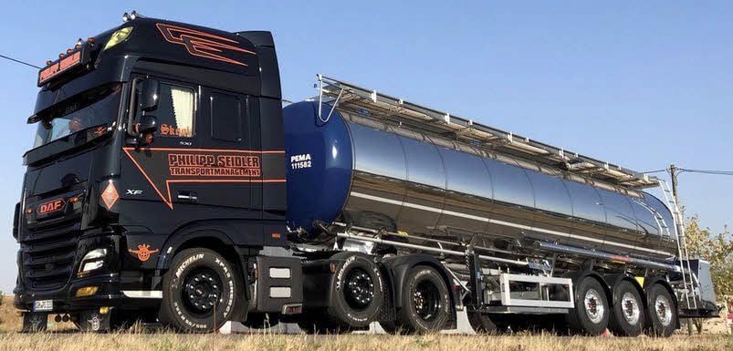 Der rund 16 Meter lange Tankauflieger fasst 33 Kubikmeter Wasser und könnte nach dem Probelauf am Freitag eingesetzt werden.