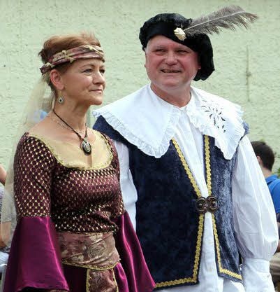 Der „Verursacher“ der 840-Jahr-Feier, der Graf von Brehna (Gunter und Petra Böhme), war in Mönchenhöfe dabei.