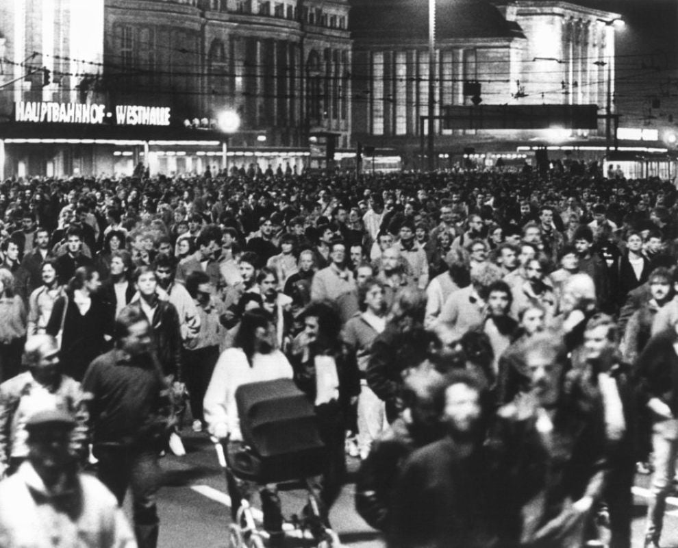 70.000 Menschen marschierten um den Leipziger Ring - die Staatsmacht ließ sie gewähren.
