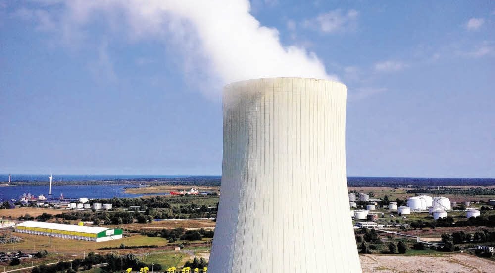 Der Blick vom Kraftwerk Rostock in Richtung Strand. Von dort kommt das Wasser, das mit dem Merseburger Verfahren gereinigt wird.