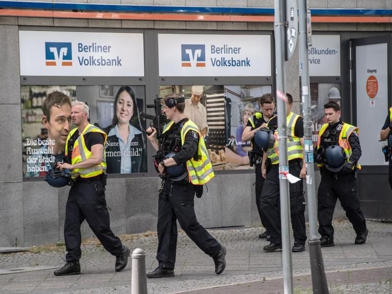 Mehrere Täter haben in Berlin versucht, eine Bank zu überfallen. Foto: Paul Zinken/dpa-Zentralbild/dpa