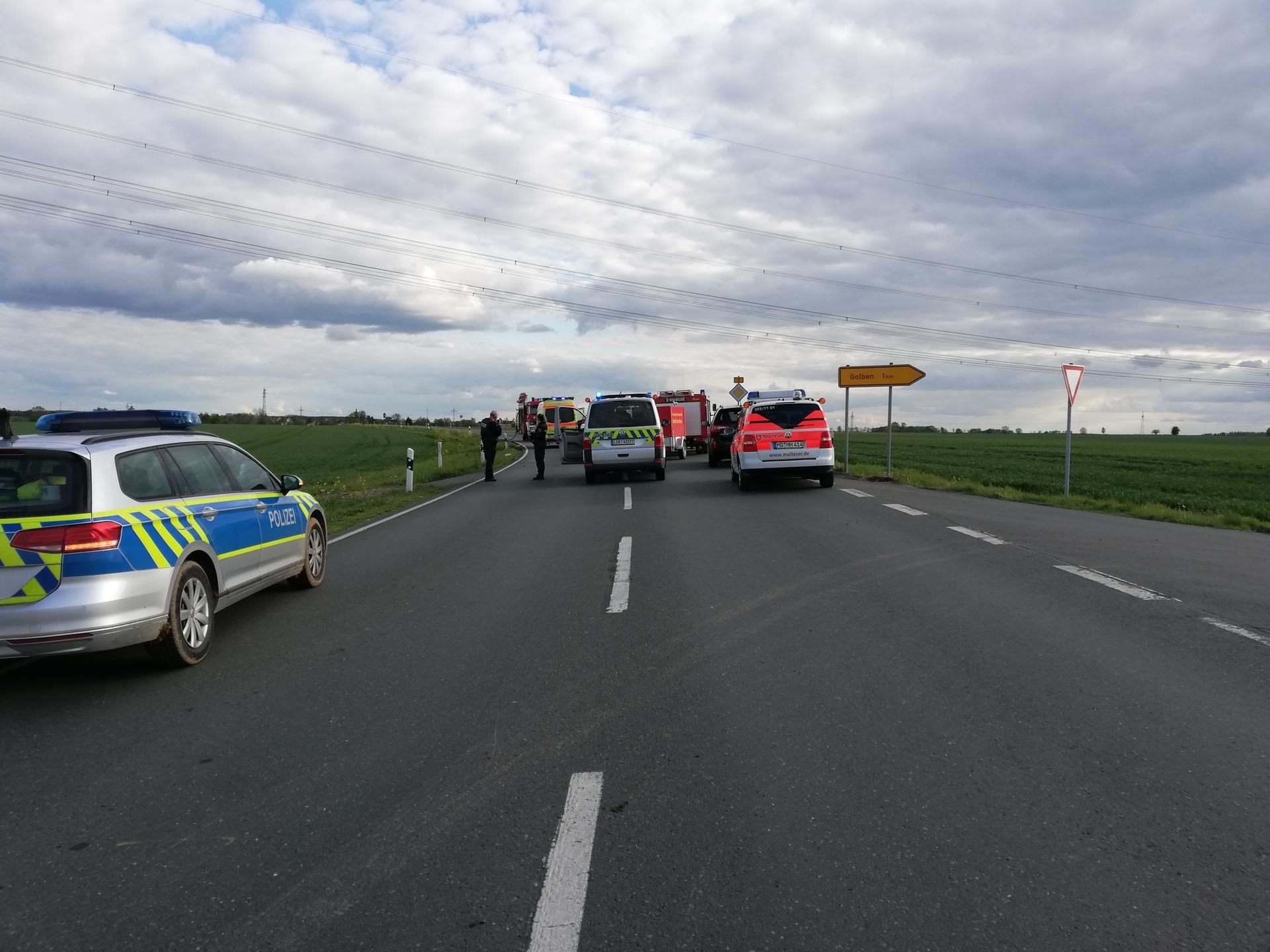 Bei Droßdorf sind am Sonntag zwei Menschen bei einem Unfall auf der B2 gestorben.