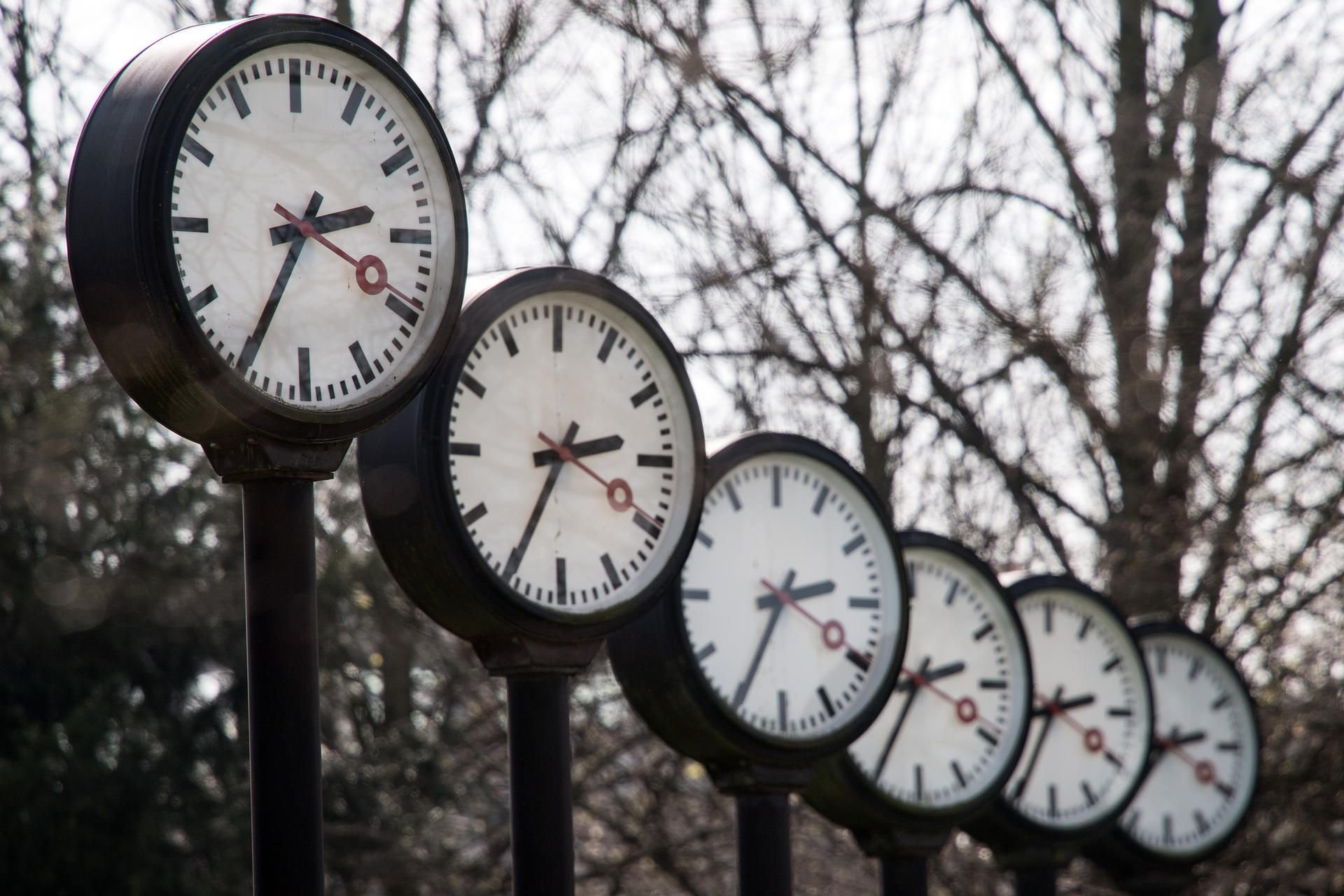 Kein Drehen an der Uhr mehr zweimal im Jahr? Besonders vielen Deutschen scheint das ein Herzenswunsch zu sein.