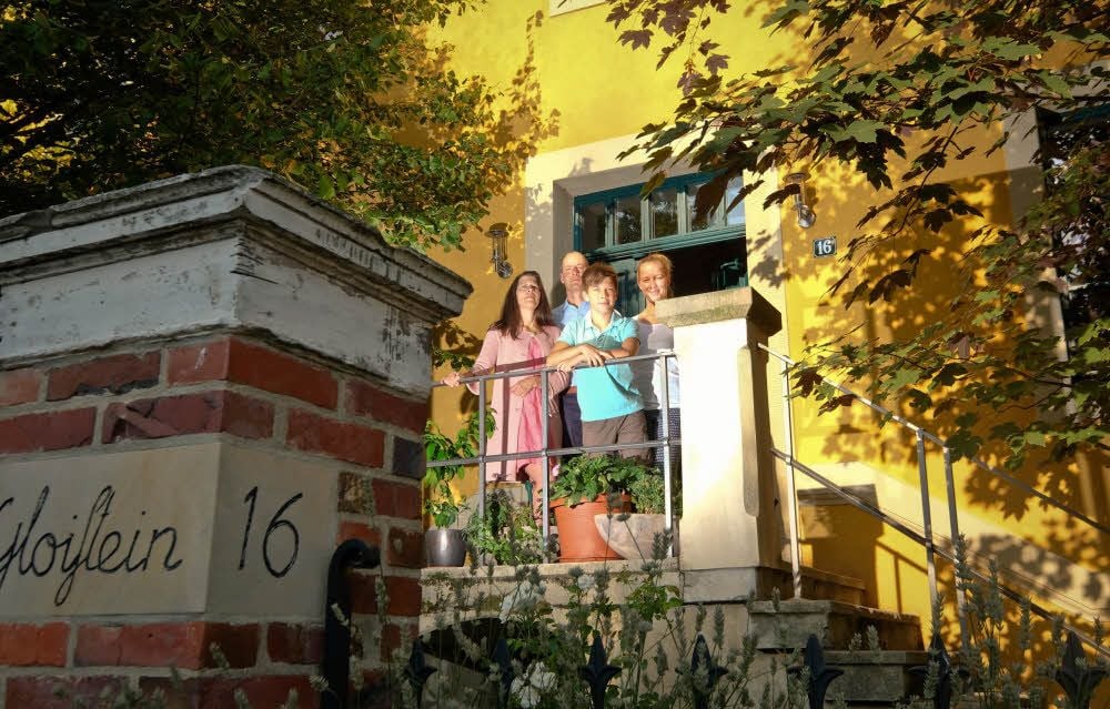 Familie Gloistein liebt die Freitreppe zum Haus.
