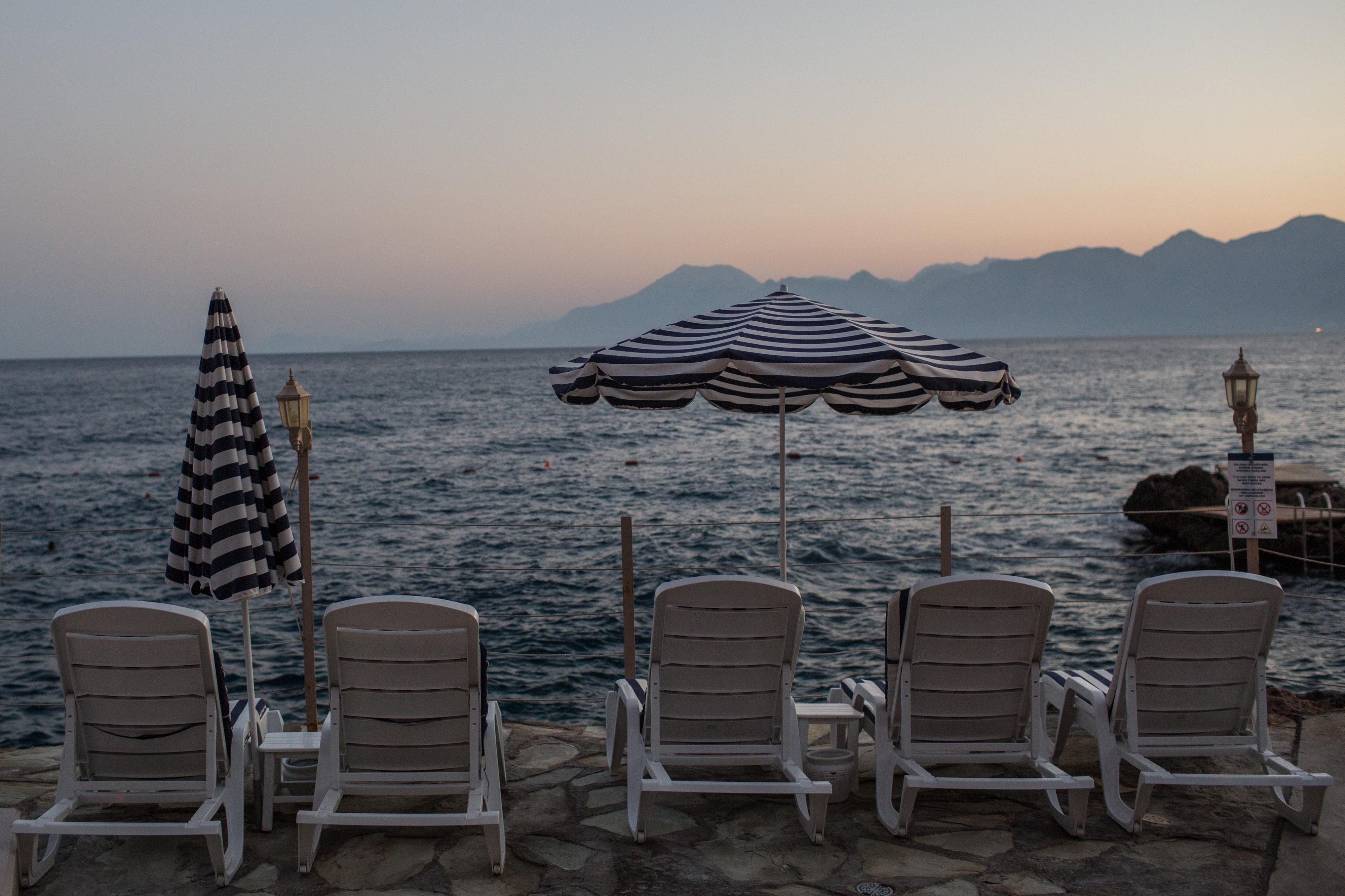 Für einige deutsche Touristen dauerte der Urlaub in Antalya länger als erwartet.