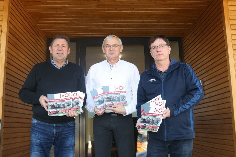 Lothar Bornkessel, Volkmar Laube und Andreas Kundlatsch (von links) präsentieren das Buch