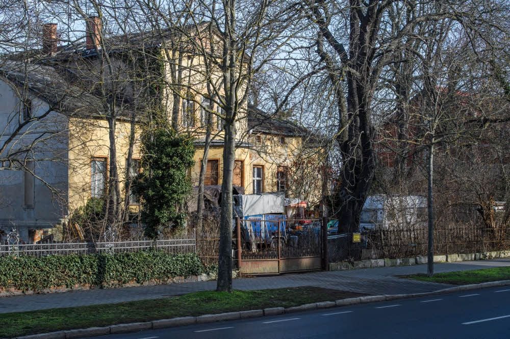 Elf Pferde hat das Veterinäramt des Kreises in der Kösener Straße von Naumburg beschlagnahmt. Die Tiere waren abgemagert.