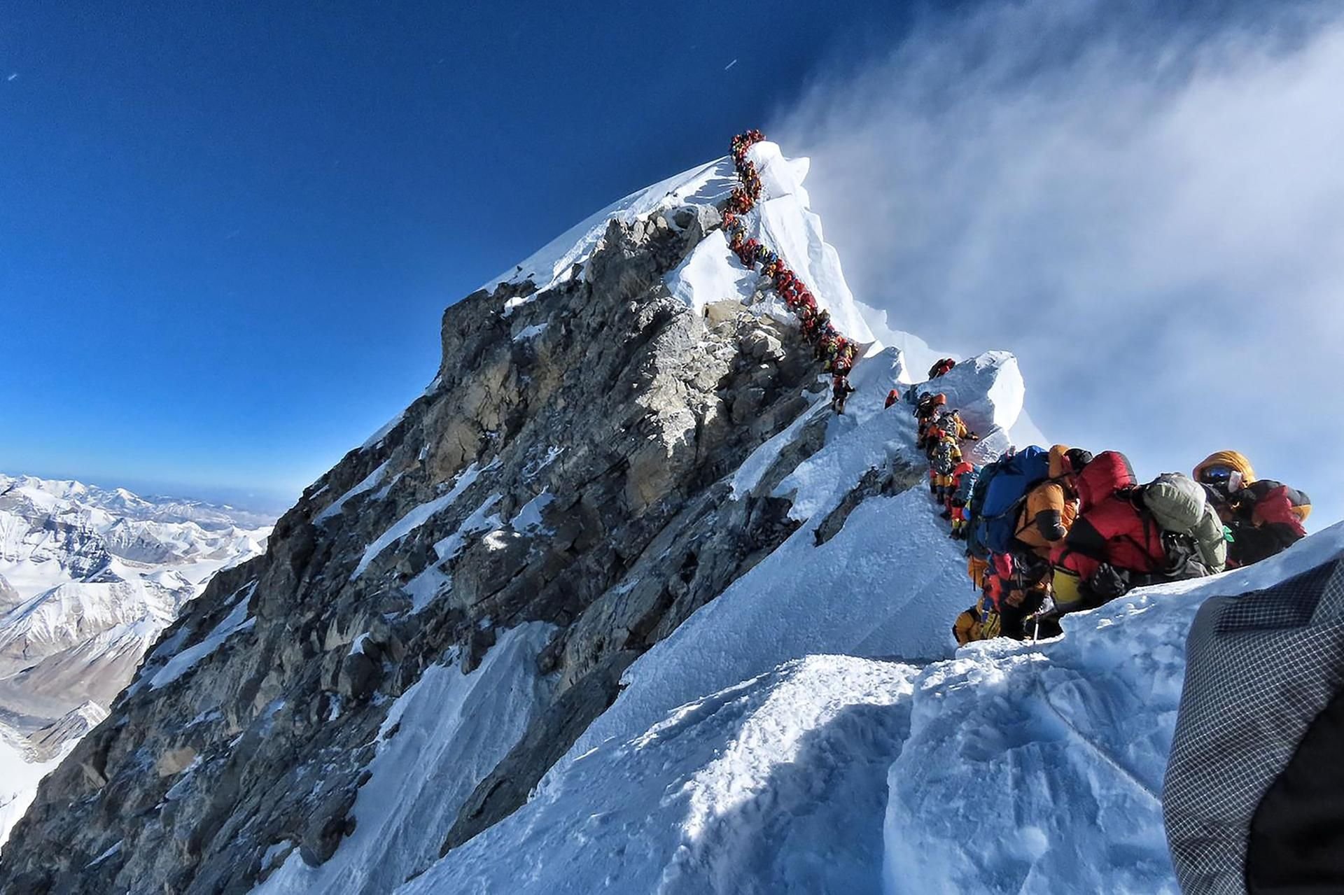Viel Verkehr am Gipfel des Mount Everest