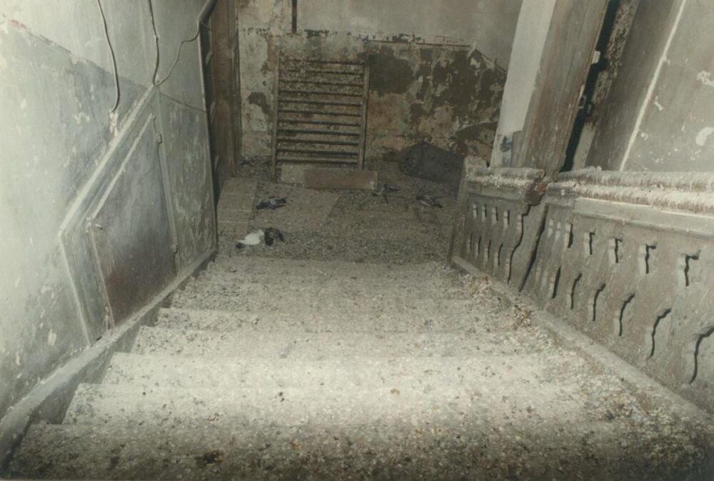 .. und vor 30 Jahren. Damals bestand in vielen Gebäuden, so auch im einstigen Internat im Lindenhof, Einsturzgefahr.