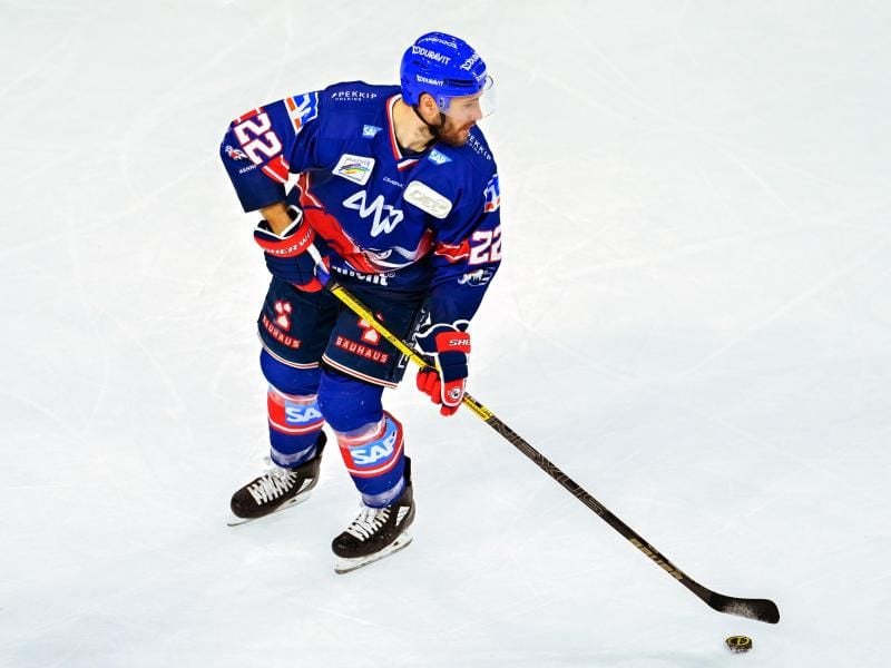 Mannheims Matthias Plachta erzielte das zwischenzeitliche 2:0. Foto: Uwe Anspach