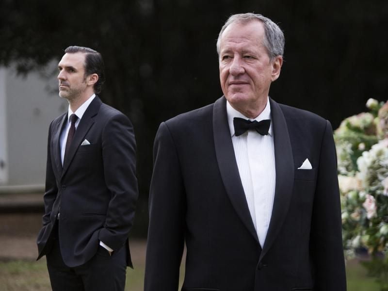 Ibsen-Verfilmung: Paul Schneider (l) und Geoffrey Rush in „Die Wildente”. Foto: Mark Rogers/Arsenal Film