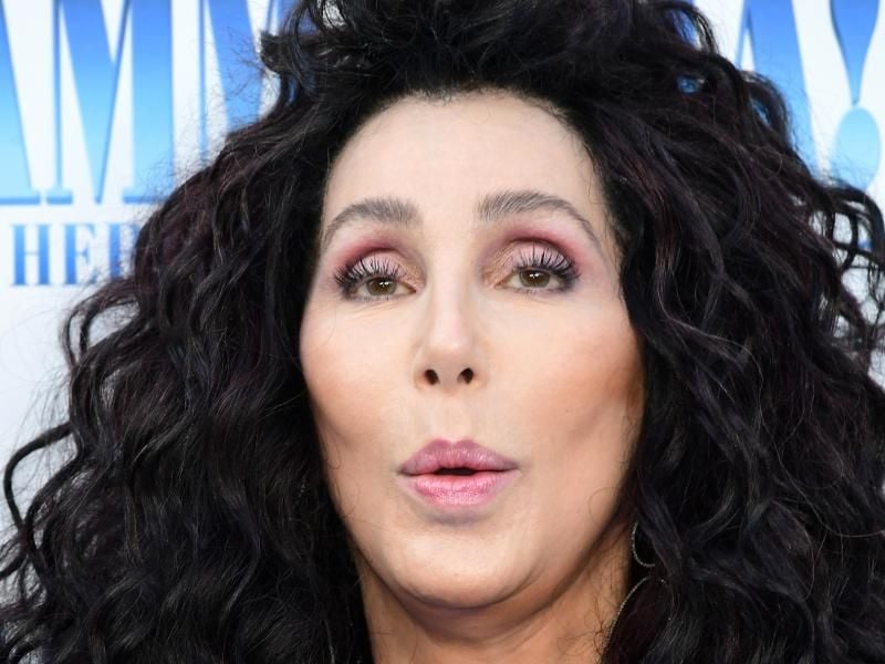 Cher steht auf Abba. Foto: Ian West/PA