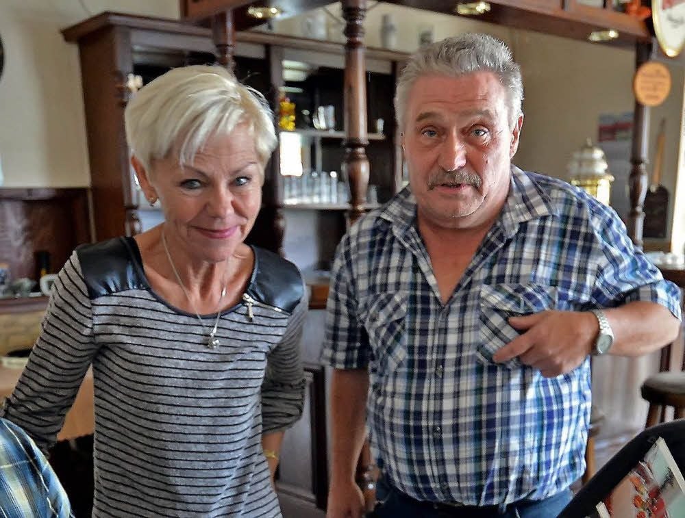 Regine und Malk Hahnemann haben sich von ihren Gästen im „Siedlertreff“ verabschiedet.