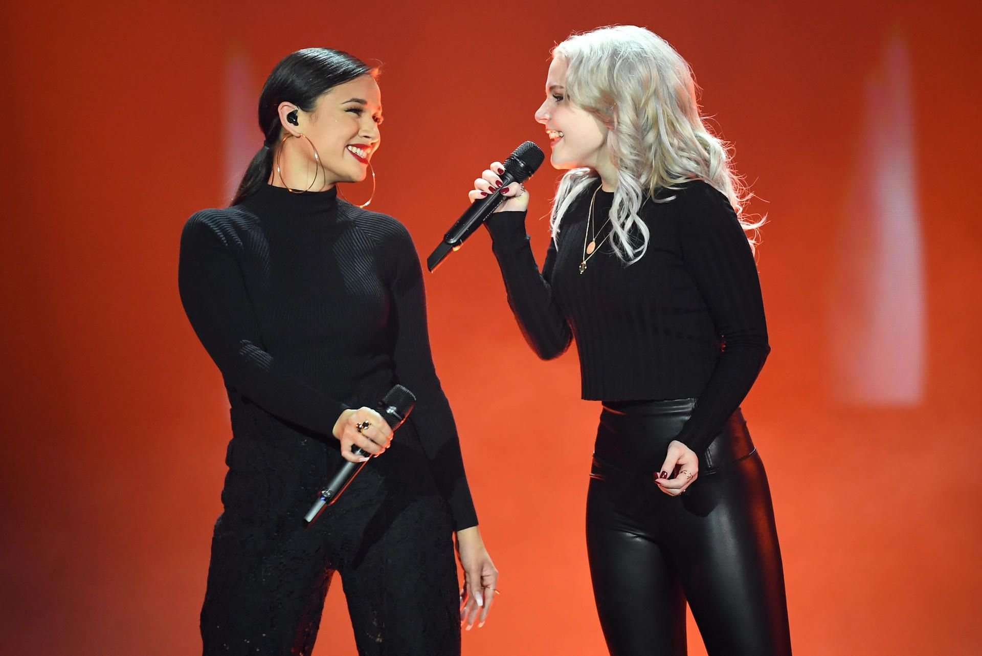 Carlotta Truman (r) und Laurita vom Duo S!sters